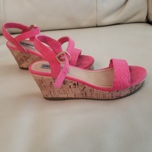 Girl's size 1 Steve Madden wedges